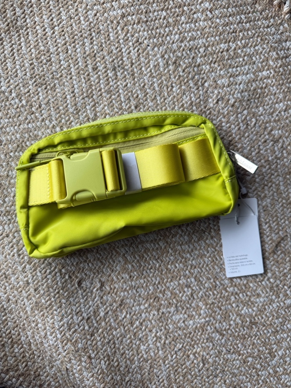 Lululemon Everywhere Belt Bag Crossbody Electric Lemon Neon Yellow Green NWT - Picture 2 of 5